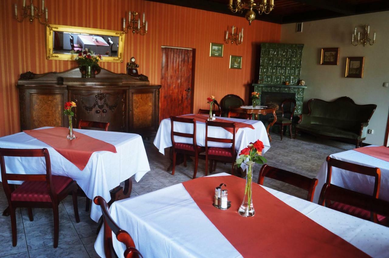 Dwor Dluzniewo Bed & Breakfast Екстериор снимка
